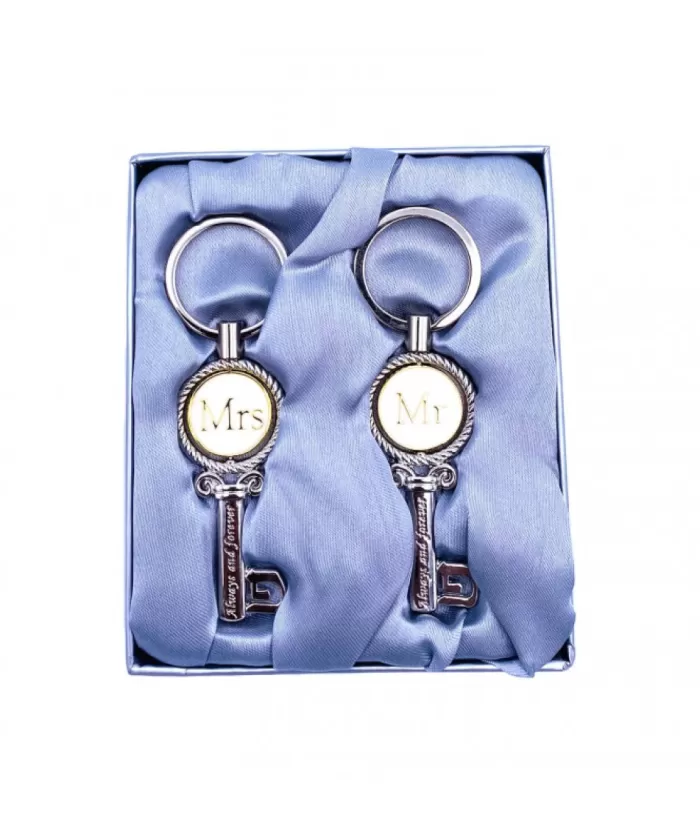 Boutique de Noël Mr & Mrs Keyholder Set. Wedding Gift.